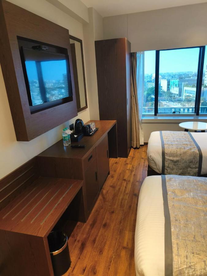 Отель Ramee International Сурат Экстерьер фото